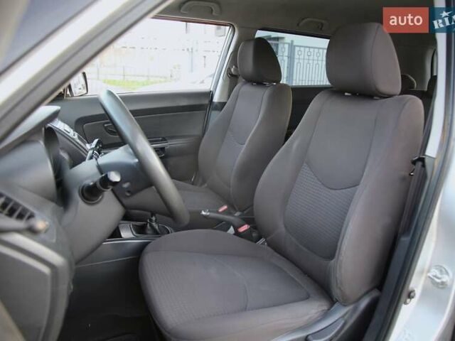 Серый Киа Soul, объемом двигателя 1.59 л и пробегом 154 тыс. км за 7900 $, фото 6 на Automoto.ua