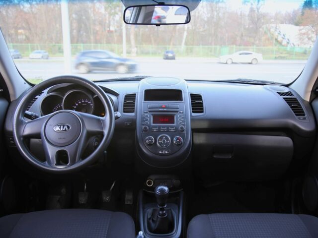 Серый Киа Soul, объемом двигателя 1.6 л и пробегом 154 тыс. км за 7900 $, фото 11 на Automoto.ua
