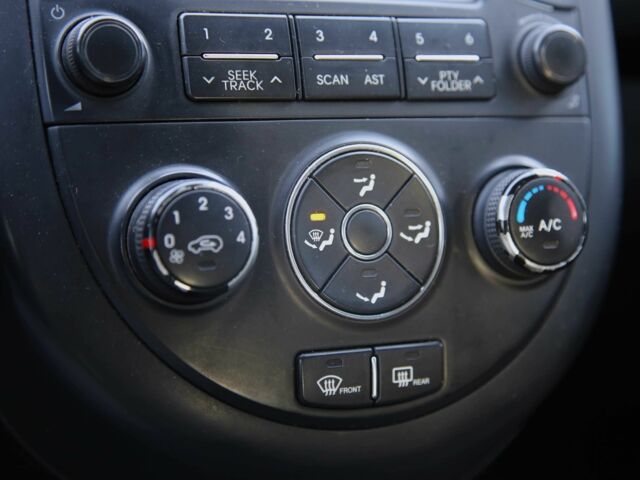 Серый Киа Soul, объемом двигателя 1.6 л и пробегом 154 тыс. км за 7900 $, фото 16 на Automoto.ua