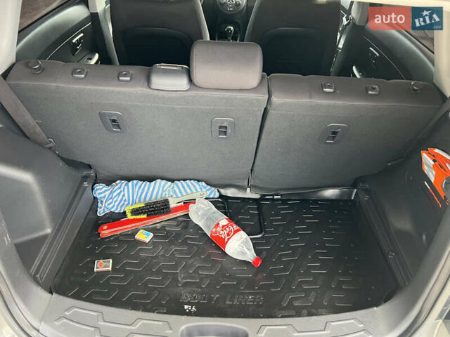 Киа Soul 2013 в Трускавце на Automoto.ua Серый Киа Soul, объемом двигателя 1.59 л и пробегом 141 тыс. км за 7400 $, фото 19 на Automoto.ua