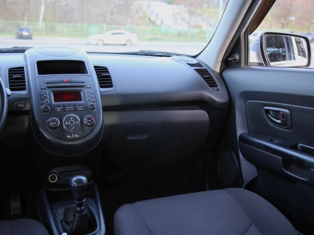 Серый Киа Soul, объемом двигателя 1.6 л и пробегом 154 тыс. км за 7900 $, фото 12 на Automoto.ua