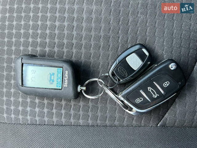 Сірий Кіа Soul, об'ємом двигуна 1.59 л та пробігом 152 тис. км за 8400 $, фото 25 на Automoto.ua