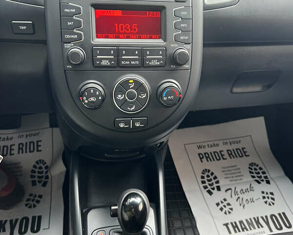 Киа Soul 2013 в Трускавце на Automoto.ua Серый Киа Soul, объемом двигателя 1.59 л и пробегом 141 тыс. км за 7400 $, фото 16 на Automoto.ua