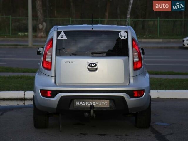 Серый Киа Soul, объемом двигателя 1.59 л и пробегом 154 тыс. км за 7900 $, фото 4 на Automoto.ua