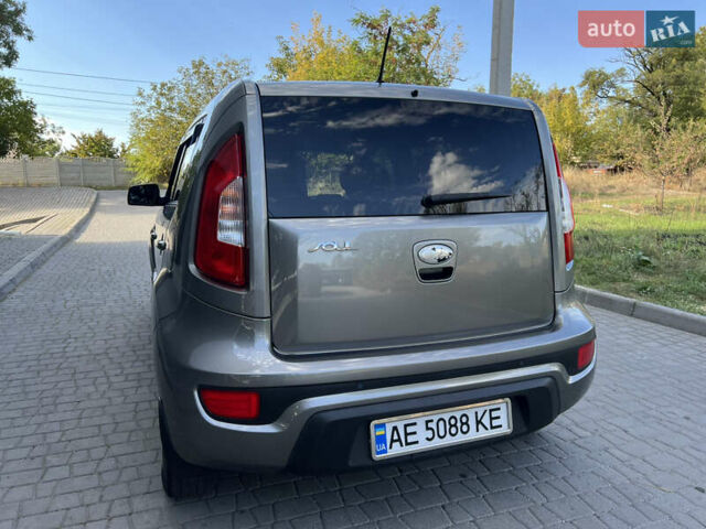 Сірий Кіа Soul, об'ємом двигуна 1.59 л та пробігом 152 тис. км за 8400 $, фото 13 на Automoto.ua