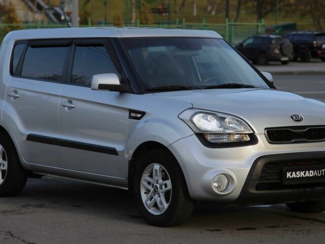 Серый Киа Soul, объемом двигателя 1.6 л и пробегом 154 тыс. км за 7900 $, фото 2 на Automoto.ua