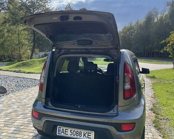 Сірий Кіа Soul, об'ємом двигуна 1.59 л та пробігом 152 тис. км за 8400 $, фото 28 на Automoto.ua