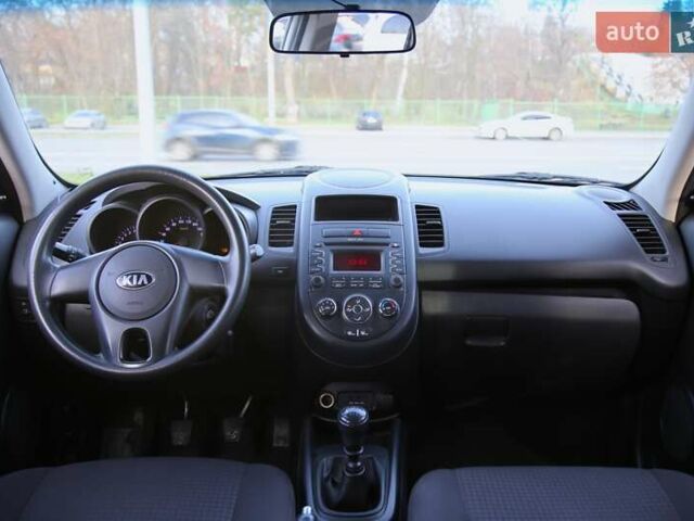 Серый Киа Soul, объемом двигателя 1.59 л и пробегом 154 тыс. км за 7900 $, фото 11 на Automoto.ua