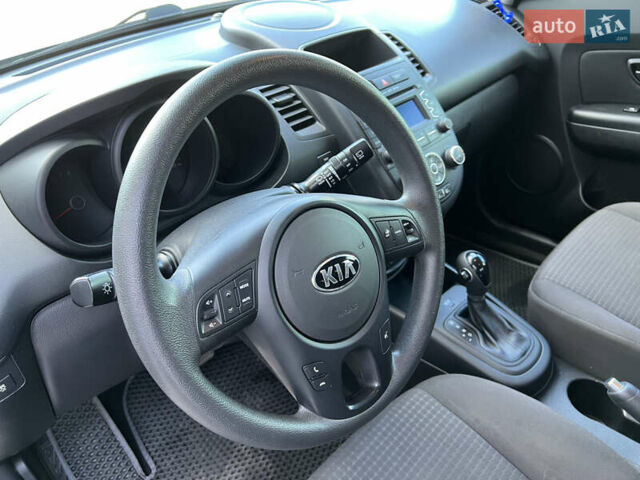 Сірий Кіа Soul, об'ємом двигуна 1.59 л та пробігом 152 тис. км за 8400 $, фото 17 на Automoto.ua