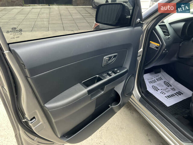 Киа Soul 2013 в Трускавце на Automoto.ua Серый Киа Soul, объемом двигателя 1.59 л и пробегом 141 тыс. км за 7400 $, фото 10 на Automoto.ua