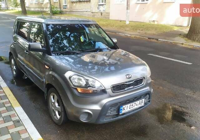 Серый Киа Soul, объемом двигателя 1.59 л и пробегом 230 тыс. км за 7900 $, фото 1 на Automoto.ua