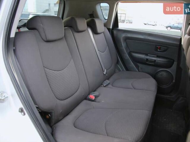 Серый Киа Soul, объемом двигателя 1.59 л и пробегом 154 тыс. км за 7900 $, фото 8 на Automoto.ua