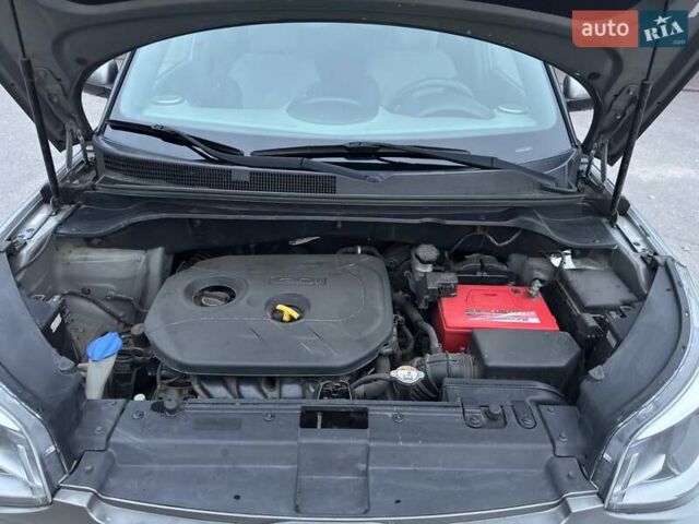 Серый Киа Soul, объемом двигателя 2 л и пробегом 240 тыс. км за 9800 $, фото 18 на Automoto.ua