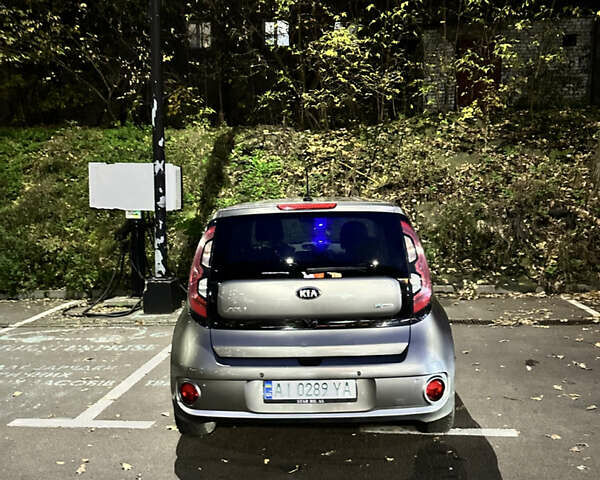 Киа Soul 2014 в Киеве на Automoto.ua Серый Киа Soul, объемом двигателя 0 л и пробегом 112 тыс. км за 6500 $, фото 3 на Automoto.ua