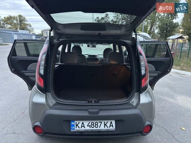 Серый Киа Soul, объемом двигателя 2 л и пробегом 240 тыс. км за 9800 $, фото 6 на Automoto.ua