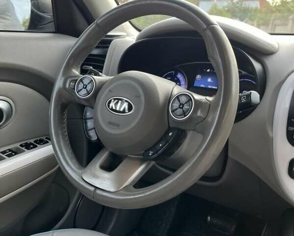 Серый Киа Soul, объемом двигателя 0 л и пробегом 98 тыс. км за 6850 $, фото 3 на Automoto.ua