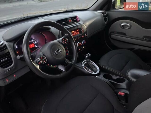 Серый Киа Soul, объемом двигателя 2 л и пробегом 240 тыс. км за 9800 $, фото 21 на Automoto.ua