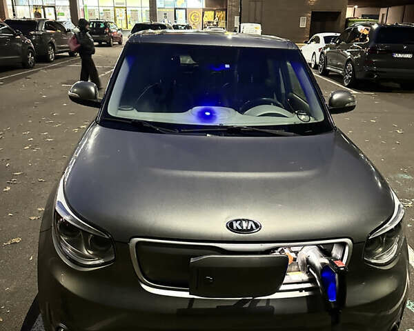 Киа Soul 2014 в Киеве на Automoto.ua Серый Киа Soul, объемом двигателя 0 л и пробегом 112 тыс. км за 6500 $, фото 2 на Automoto.ua