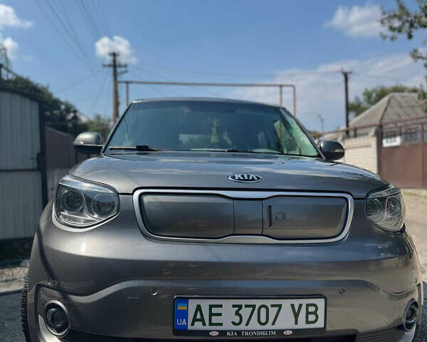 Серый Киа Soul, объемом двигателя 0 л и пробегом 152 тыс. км за 9500 $, фото 2 на Automoto.ua