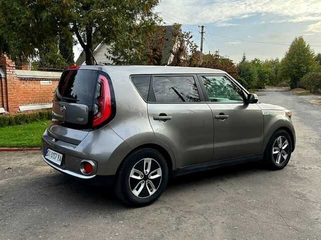 Серый Киа Soul, объемом двигателя 0 л и пробегом 90 тыс. км за 6999 $, фото 3 на Automoto.ua