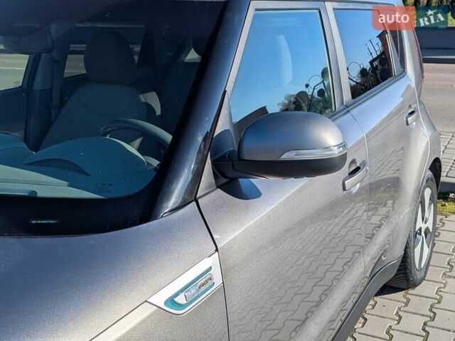 Сірий Кіа Soul, об'ємом двигуна 0 л та пробігом 165 тис. км за 5400 $, фото 5 на Automoto.ua
