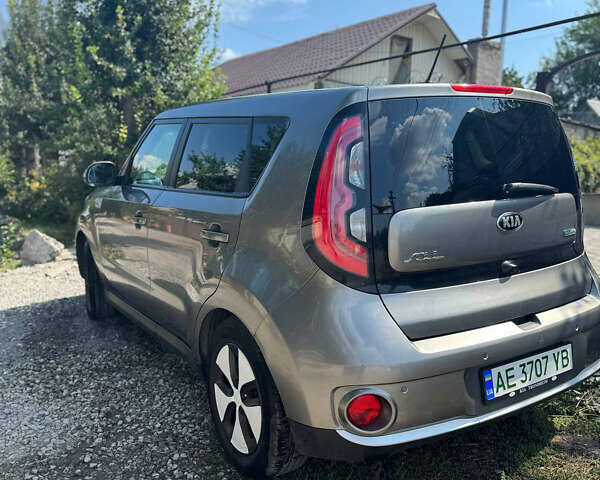 Серый Киа Soul, объемом двигателя 0 л и пробегом 152 тыс. км за 9500 $, фото 8 на Automoto.ua