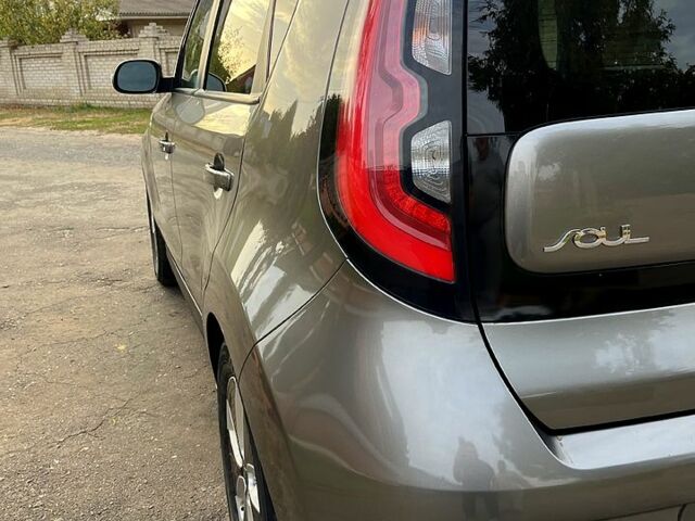 Серый Киа Soul, объемом двигателя 0 л и пробегом 90 тыс. км за 6999 $, фото 10 на Automoto.ua