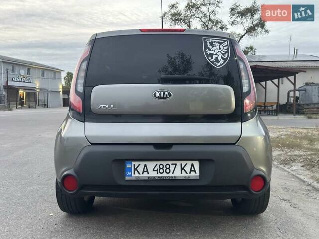 Серый Киа Soul, объемом двигателя 2 л и пробегом 240 тыс. км за 9800 $, фото 5 на Automoto.ua