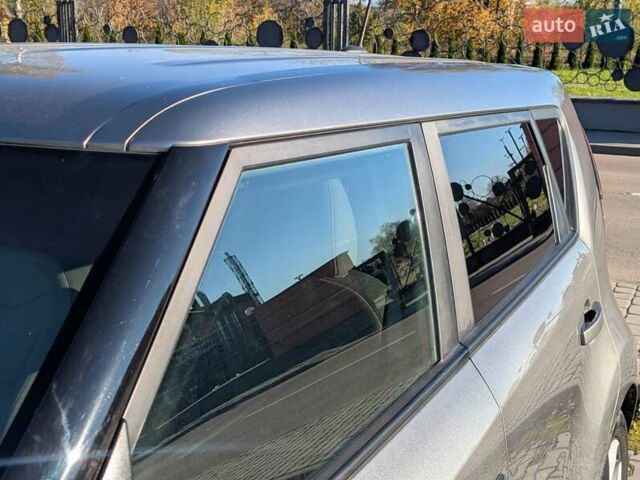 Сірий Кіа Soul, об'ємом двигуна 0 л та пробігом 165 тис. км за 5400 $, фото 13 на Automoto.ua