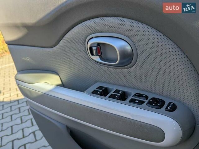 Сірий Кіа Soul, об'ємом двигуна 0 л та пробігом 165 тис. км за 5400 $, фото 43 на Automoto.ua