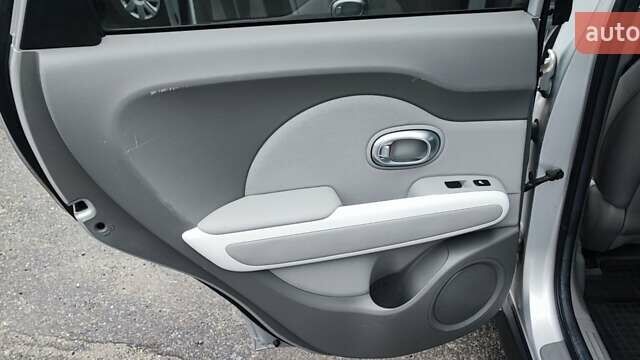 Серый Киа Soul, объемом двигателя 0 л и пробегом 84 тыс. км за 7500 $, фото 12 на Automoto.ua