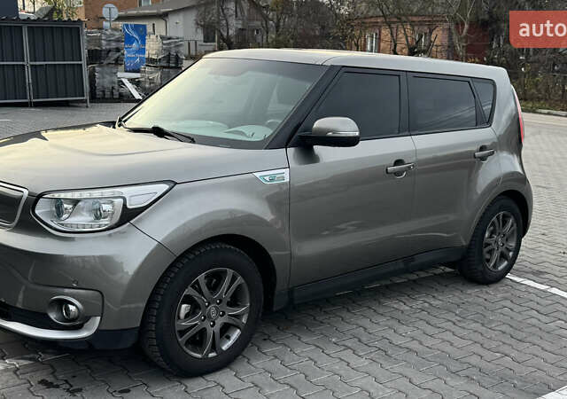 Серый Киа Soul, объемом двигателя 0 л и пробегом 185 тыс. км за 9700 $, фото 1 на Automoto.ua