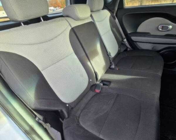 Серый Киа Soul, объемом двигателя 1.6 л и пробегом 119 тыс. км за 6000 $, фото 14 на Automoto.ua