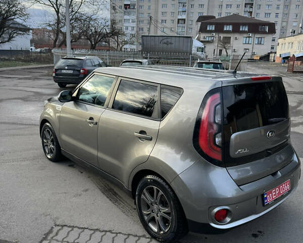 Серый Киа Soul, объемом двигателя 0 л и пробегом 119 тыс. км за 5750 $, фото 30 на Automoto.ua