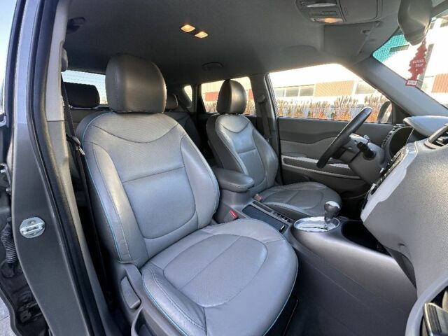 Серый Киа Soul, объемом двигателя 0 л и пробегом 160 тыс. км за 9600 $, фото 10 на Automoto.ua