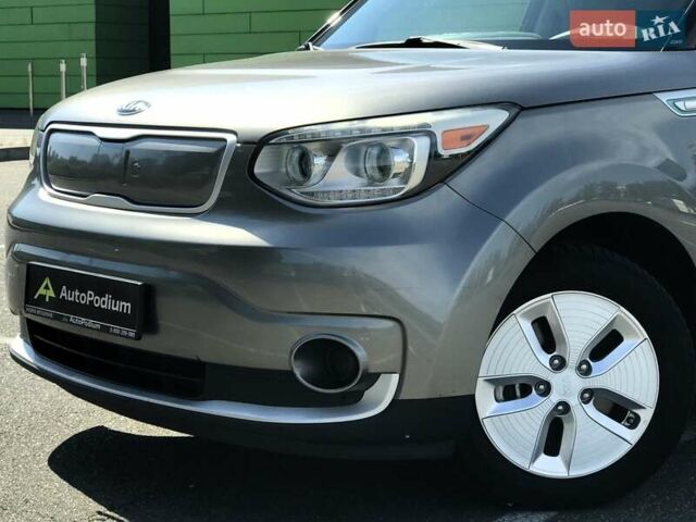 Сірий Кіа Soul, об'ємом двигуна 0 л та пробігом 100 тис. км за 7900 $, фото 11 на Automoto.ua