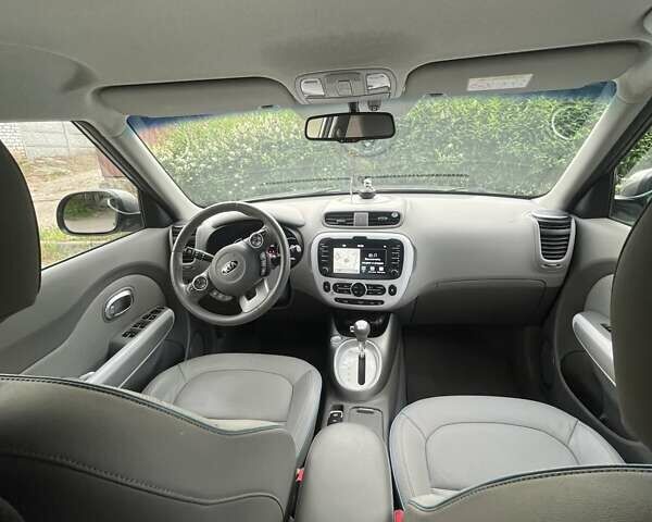 Серый Киа Soul, объемом двигателя 0 л и пробегом 35 тыс. км за 9500 $, фото 27 на Automoto.ua