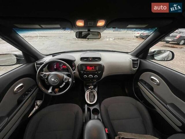 Серый Киа Soul, объемом двигателя 1.59 л и пробегом 122 тыс. км за 10000 $, фото 7 на Automoto.ua