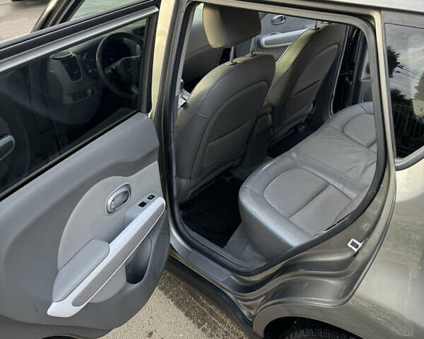 Серый Киа Soul, объемом двигателя 0 л и пробегом 119 тыс. км за 5750 $, фото 49 на Automoto.ua