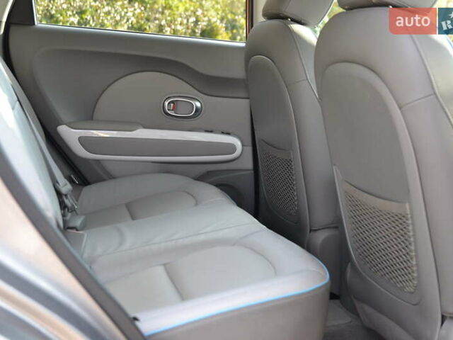 Сірий Кіа Soul, об'ємом двигуна 0 л та пробігом 148 тис. км за 5800 $, фото 22 на Automoto.ua