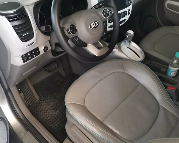 Серый Киа Soul, объемом двигателя 0 л и пробегом 123 тыс. км за 5500 $, фото 8 на Automoto.ua