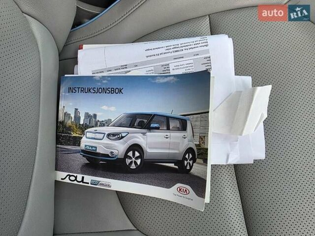 Сірий Кіа Soul, об'ємом двигуна 0 л та пробігом 114 тис. км за 6500 $, фото 32 на Automoto.ua