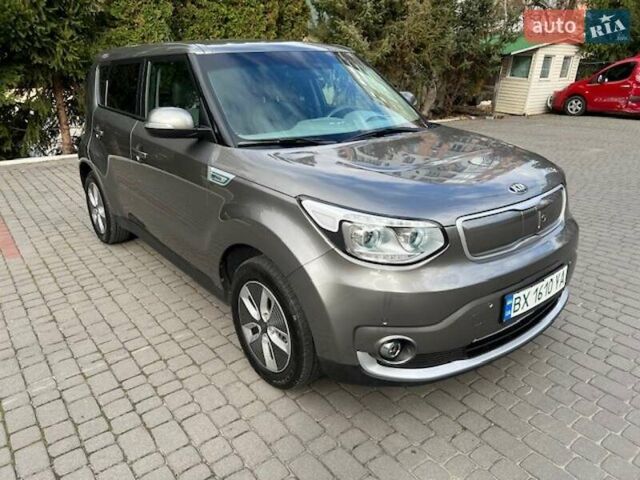 Киа Soul 2015 в Хмельницком на Automoto.ua Серый Киа Soul, объемом двигателя 0 л и пробегом 95 тыс. км за 6500 $, фото 3 на Automoto.ua