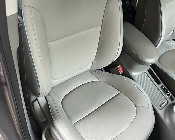 Серый Киа Soul, объемом двигателя 0 л и пробегом 35 тыс. км за 9500 $, фото 16 на Automoto.ua