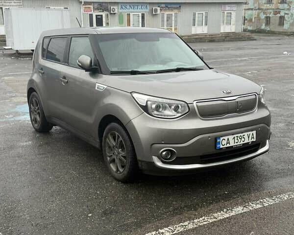 Серый Киа Soul, объемом двигателя 0 л и пробегом 127 тыс. км за 7500 $, фото 5 на Automoto.ua
