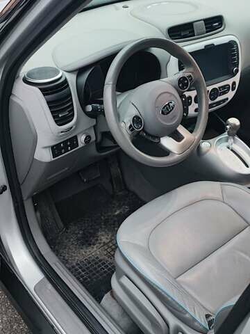 Серый Киа Soul, объемом двигателя 0 л и пробегом 84 тыс. км за 7500 $, фото 10 на Automoto.ua