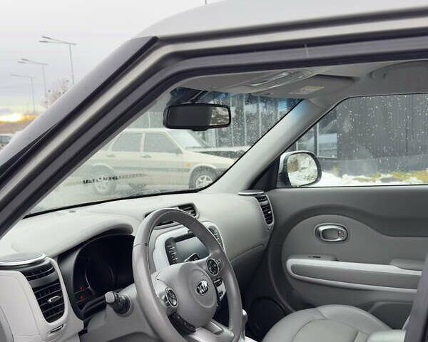 Серый Киа Soul, объемом двигателя 0 л и пробегом 130 тыс. км за 7000 $, фото 17 на Automoto.ua