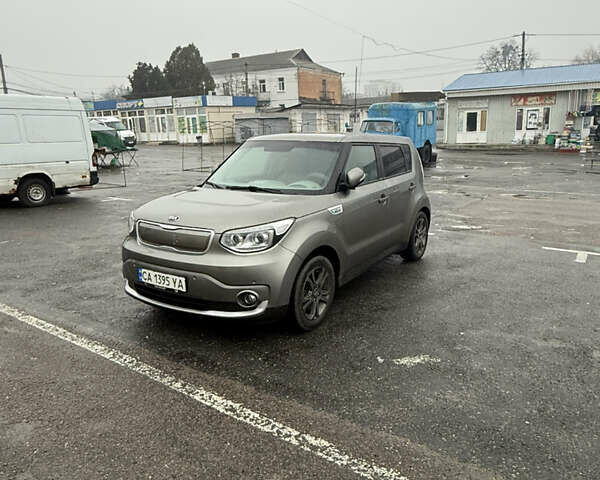 Серый Киа Soul, объемом двигателя 0 л и пробегом 127 тыс. км за 7500 $, фото 2 на Automoto.ua