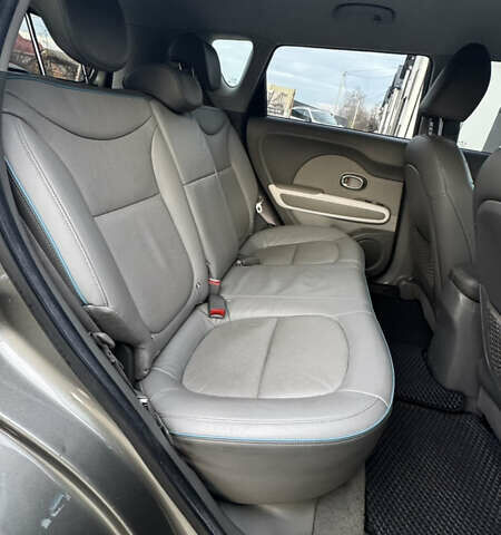Серый Киа Soul, объемом двигателя 0 л и пробегом 185 тыс. км за 9700 $, фото 16 на Automoto.ua