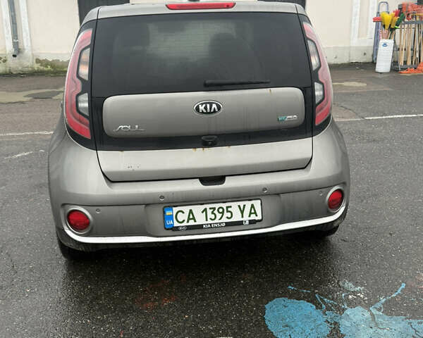 Серый Киа Soul, объемом двигателя 0 л и пробегом 127 тыс. км за 7500 $, фото 6 на Automoto.ua